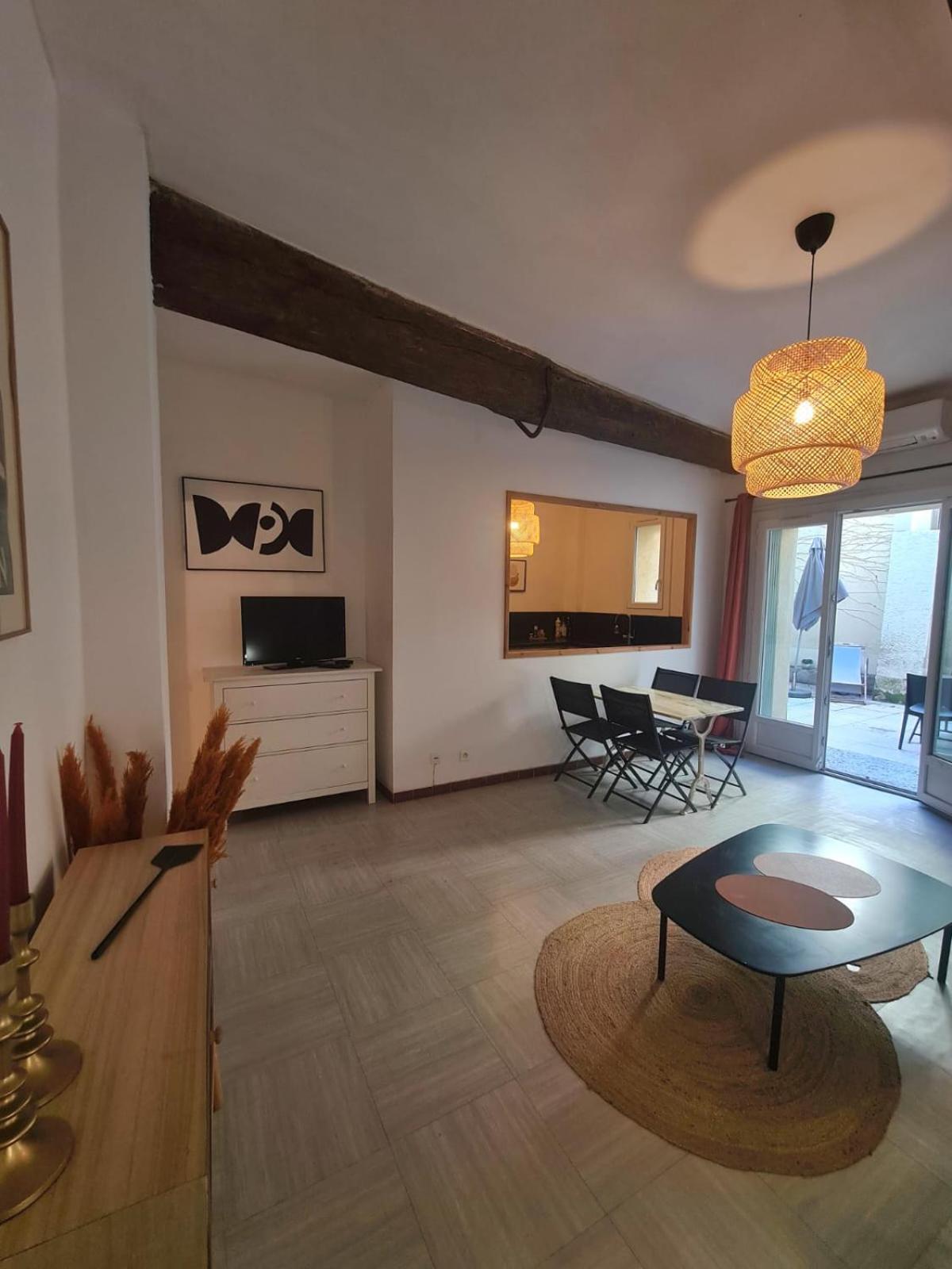 Appartement Intra Muros Avec Cour Privee Avignon Exterior foto