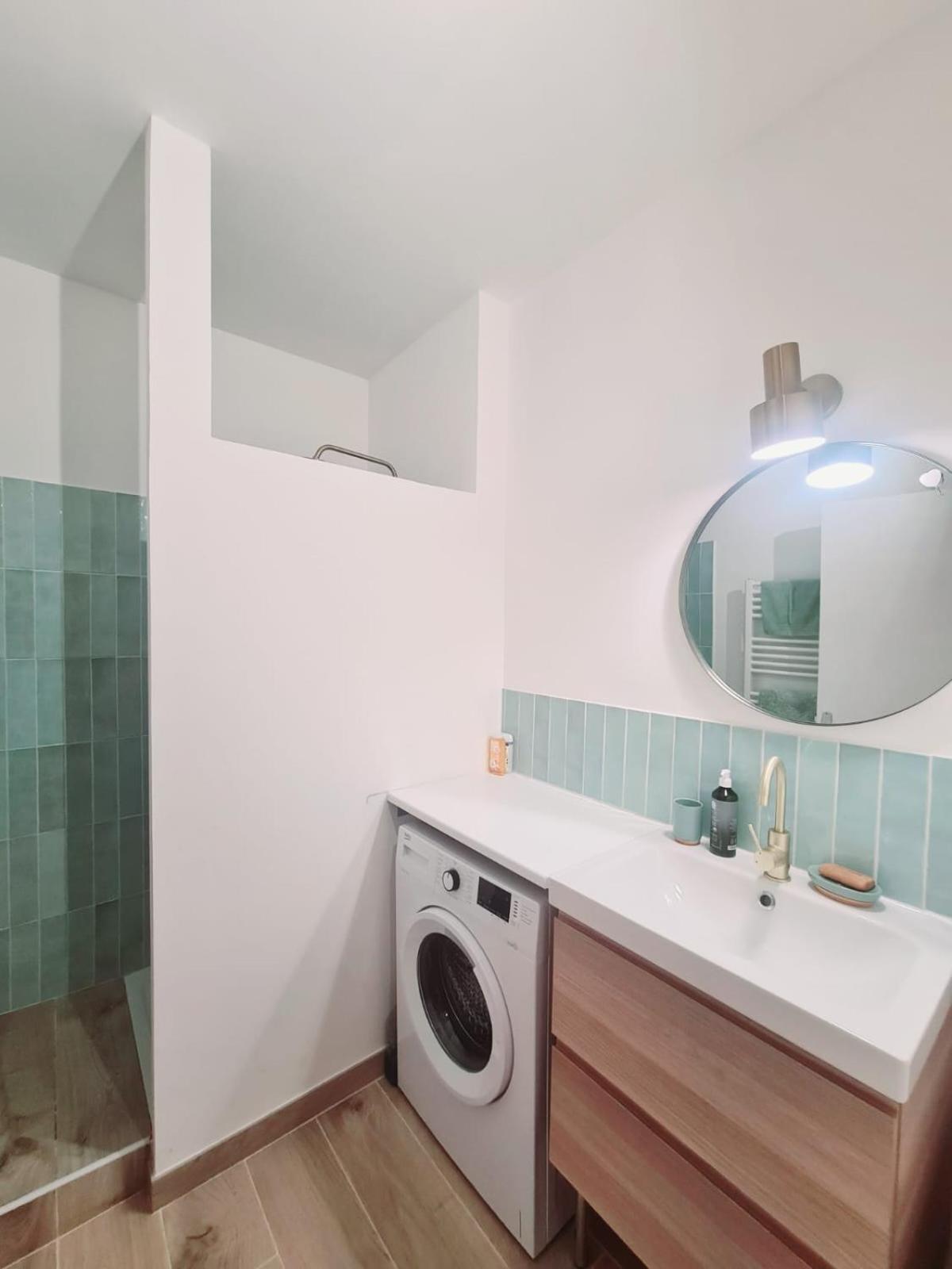 Appartement Intra Muros Avec Cour Privee Avignon Exterior foto